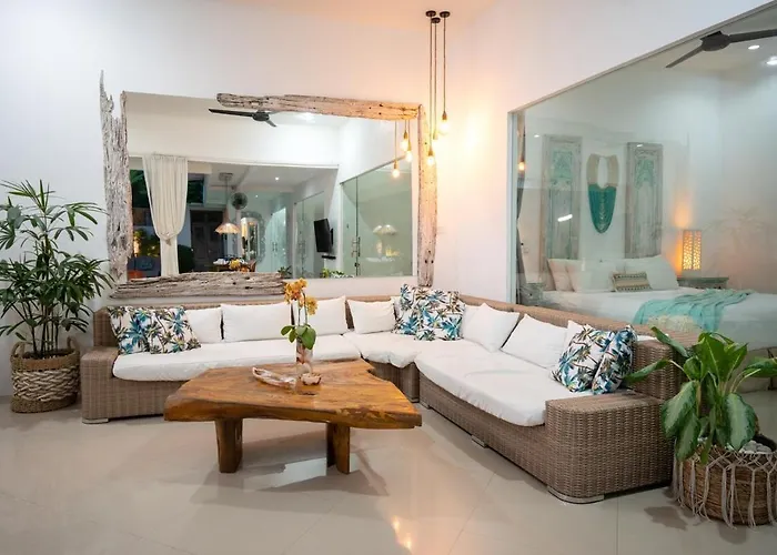 Gr888 - 3br Pool - Walk To And Eat Street Seminyak