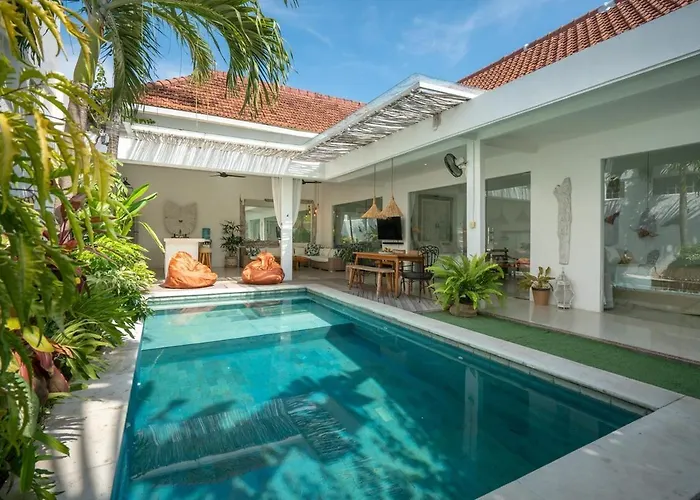 Gr888 - 3br Pool - Walk To And Eat Street Villa