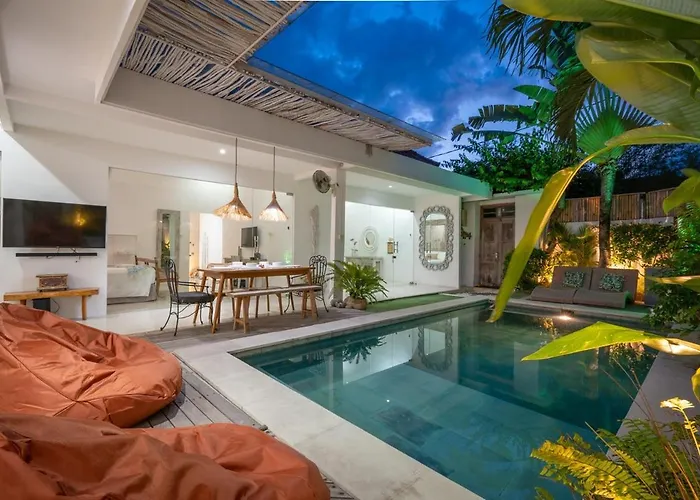 Gr888 - 3br Pool - Walk To And Eat Street Villa Seminyak