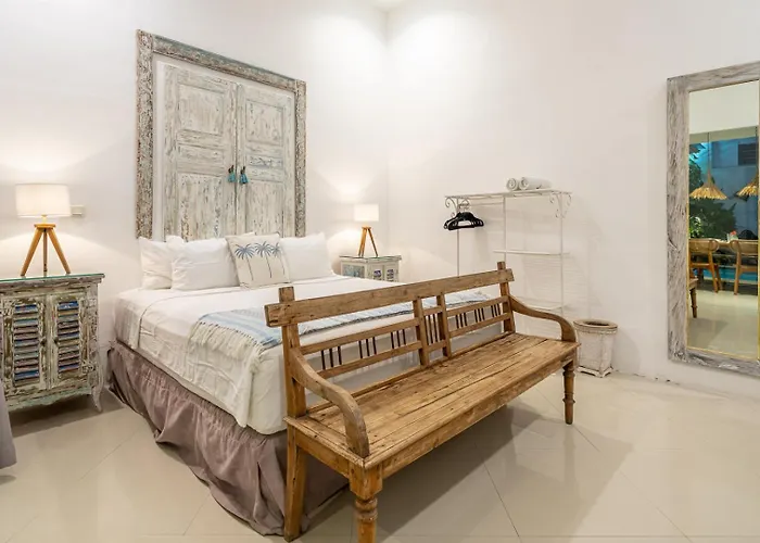 Gr888 - 3br Pool - Walk To And Eat Street Villa Seminyak