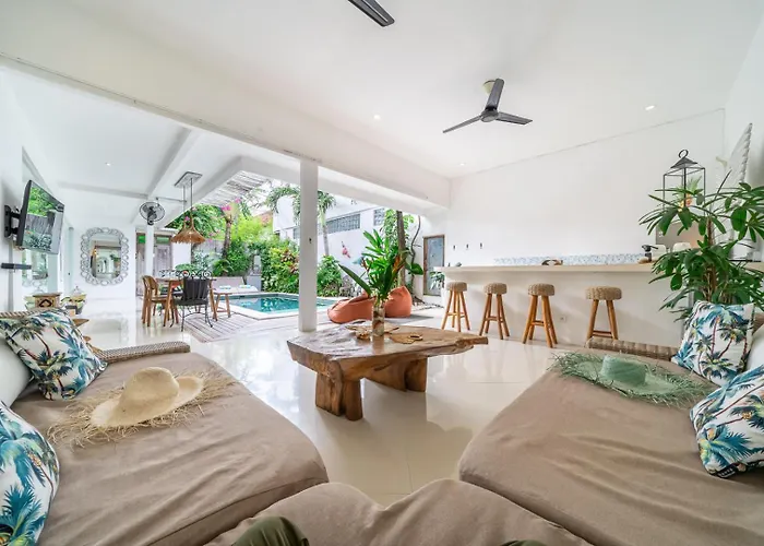 Gr888 - 3br Pool - Walk To And Eat Street * Seminyak